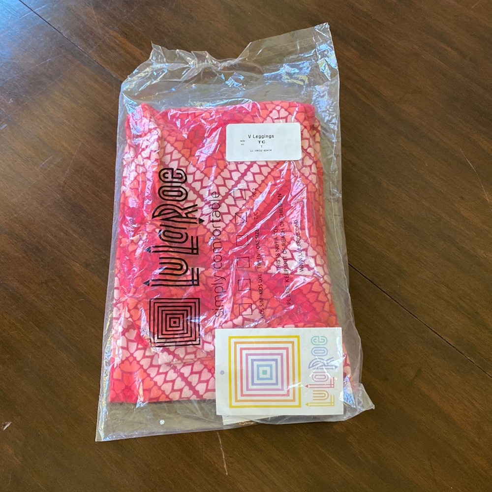 LuLaRoe Valentines TC legging NEW in the package - Picture 2 of 4